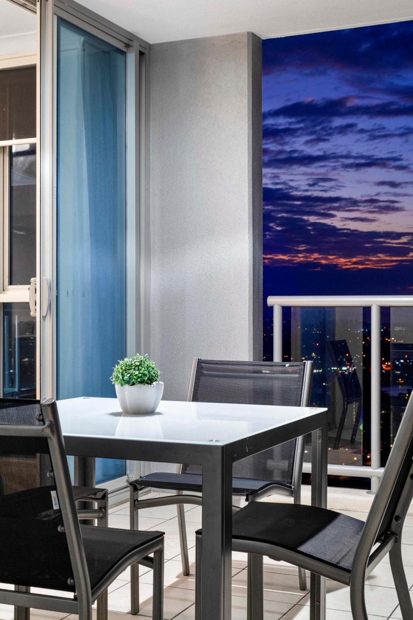 Chevron Renaissance - Self Contained & Privately Managed Apartments Χρυσή Ακτή Εξωτερικό φωτογραφία